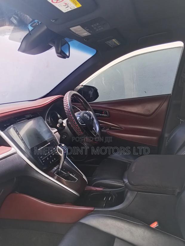 Toyota Harrier 2.0 4WD 2016 Black