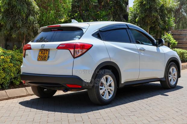 Honda Vezel 2017 White