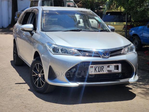 Toyota Corolla Fielder 2017 Black