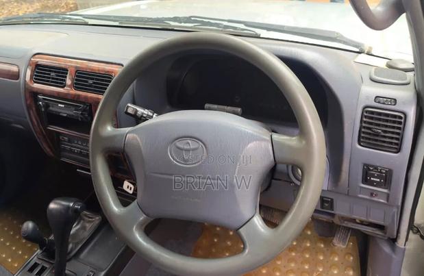 Toyota Land Cruiser Prado 2001 Gray