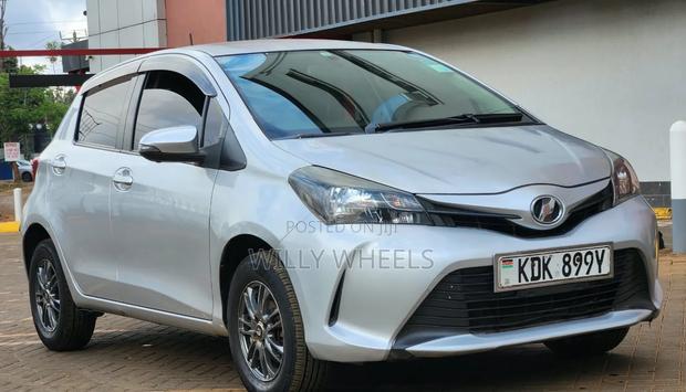 Toyota Vitz 1.3 FWD 5dr 2015 Silver