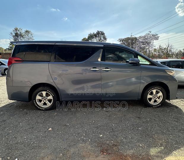 Toyota Alphard 2.4 Petrol FWD 2015 Blue
