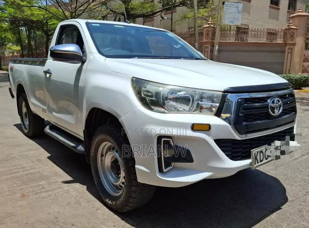 Toyota Hilux 2017 White