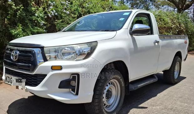 Toyota Hilux 2017 White
