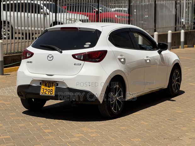 Mazda Demio 2018 White
