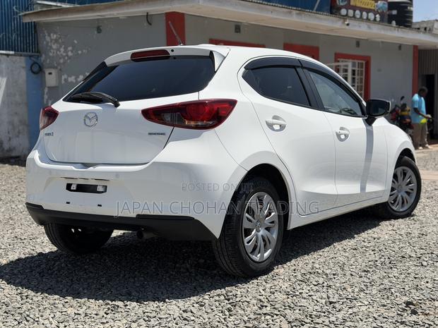 Mazda 2 2019 Pearl