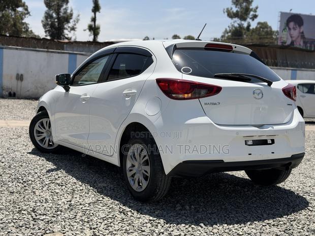 Mazda 2 2019 Pearl
