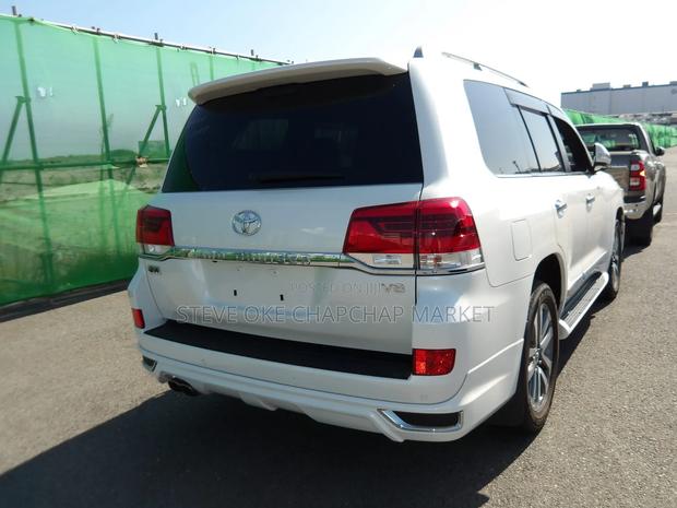 Toyota Land Cruiser 4.6 V8 ZX 2020 White