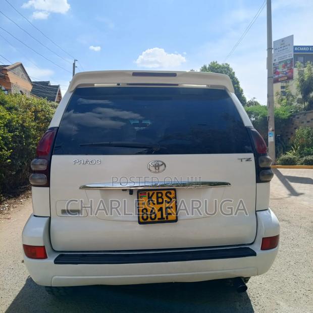 Toyota Land Cruiser Prado 2006 White