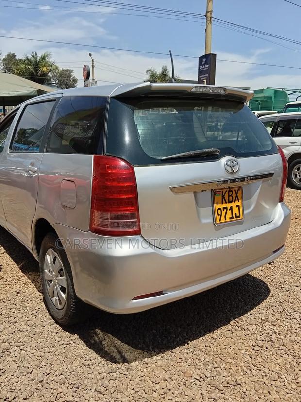Toyota Wish 2006 Silver