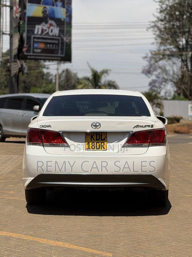 Toyota Crown 2015 White