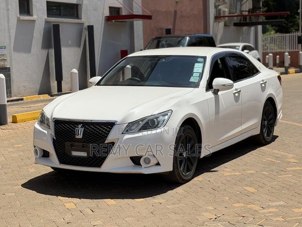 Toyota Crown 2015 White