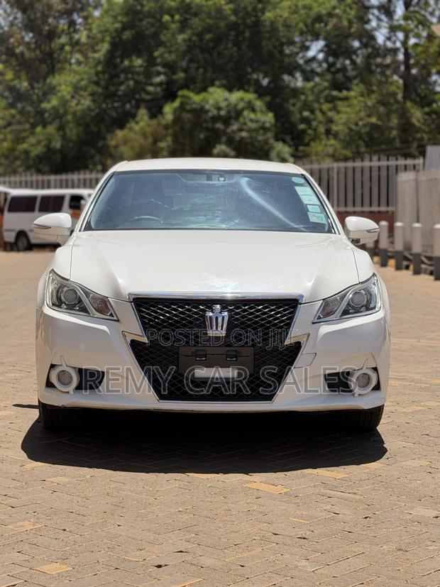 Toyota Crown 2015 White