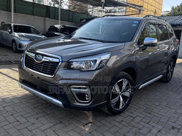 Subaru Forester Premium AWD 2019 Gray