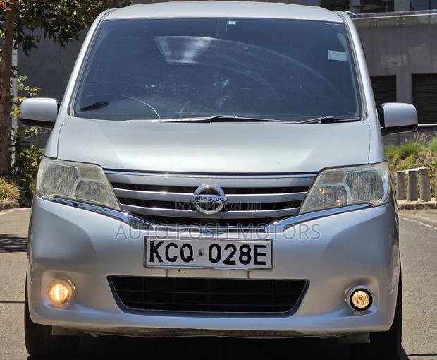 Nissan Serena 2011 Silver