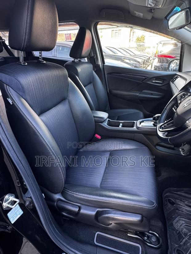 Honda Shuttle 1.5 Hybrid 2WD 2019 Black