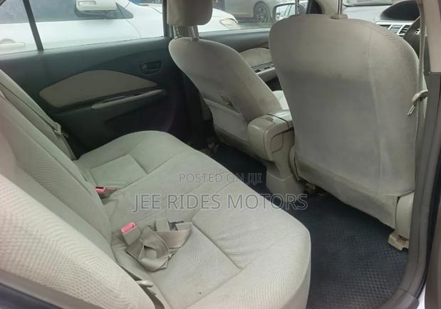 Toyota Belta 2010