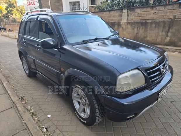 Suzuki Escudo 2004 Black