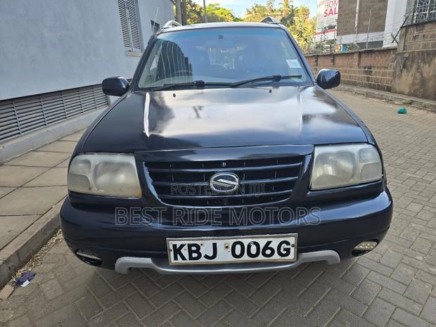 Suzuki Escudo 2004 Black