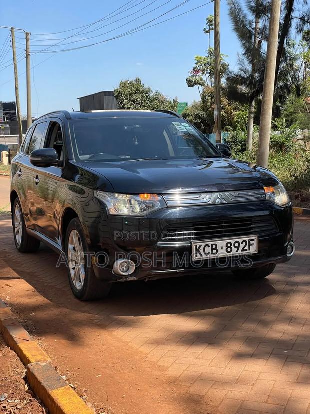 Mitsubishi Outlander 2015 Black
