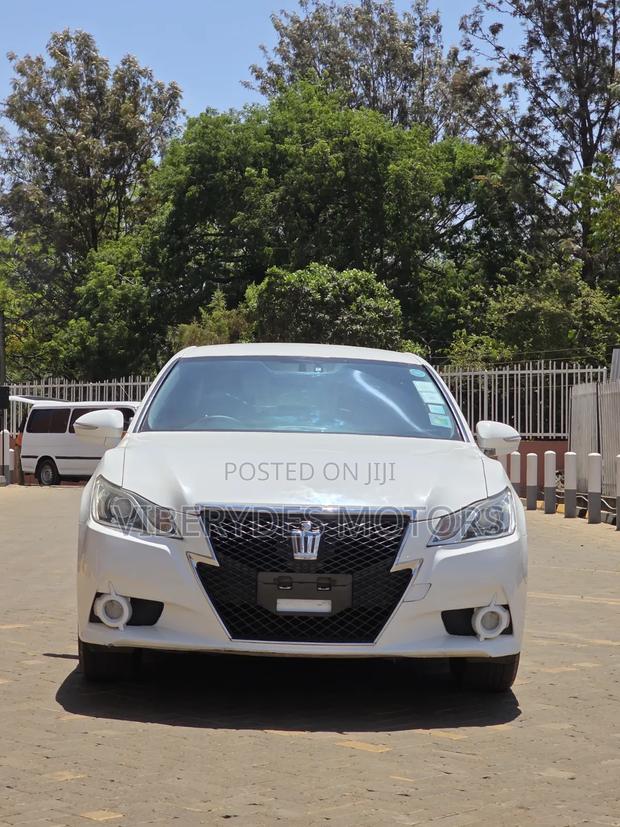 Toyota Crown 2015 White