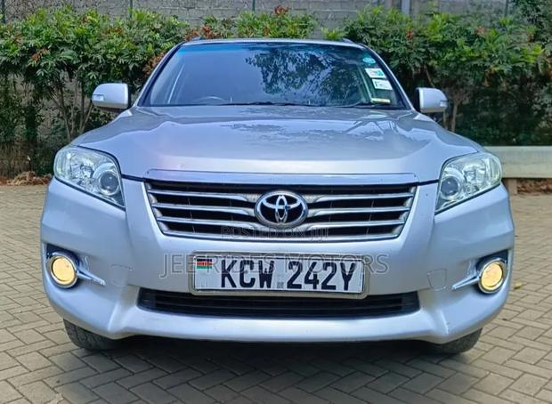 Toyota Vanguard 2013