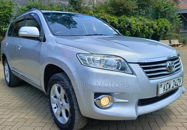 Toyota Vanguard 2013