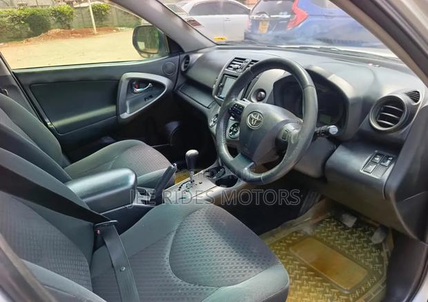 Toyota Vanguard 2013