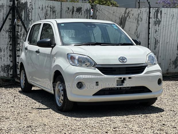 Toyota Passo 1.0 FWD 2019 White
