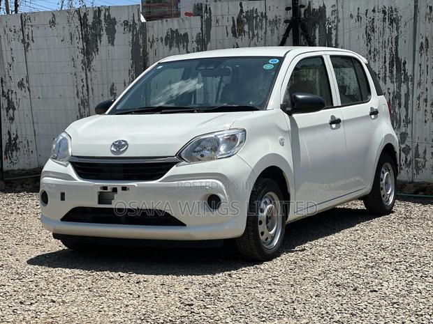 Toyota Passo 1.0 FWD 2019 White
