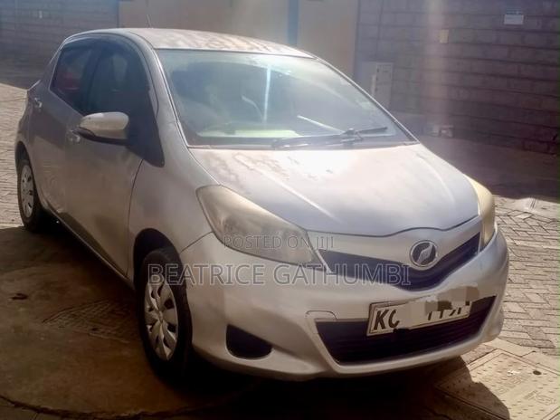 Toyota Vitz 2012 Silver