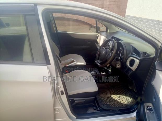 Toyota Vitz 2012 Silver
