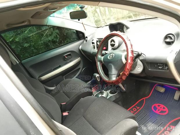 Toyota IST 2003 Gold