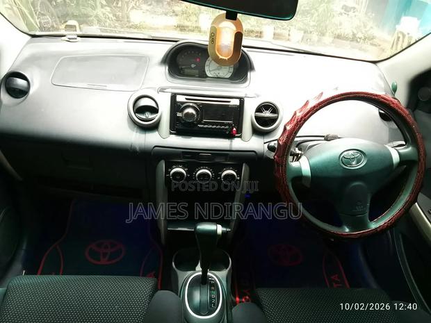 Toyota IST 2003 Gold