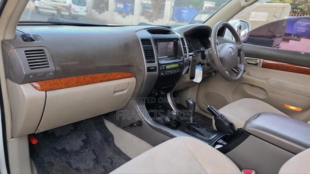 Toyota Land Cruiser Prado 2006 White