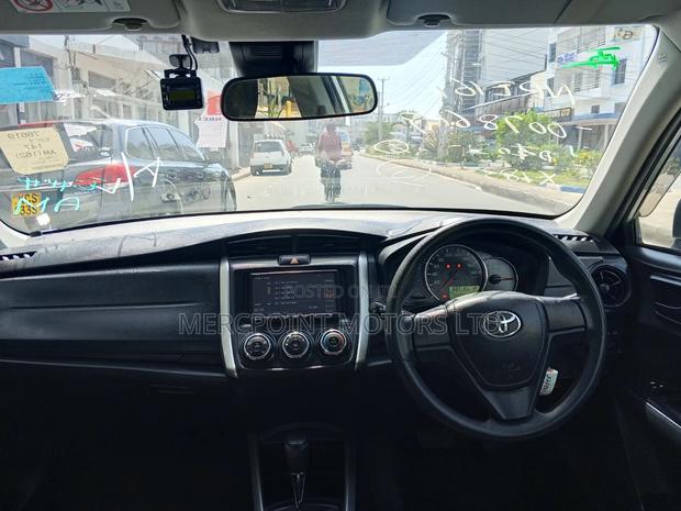 Toyota Corolla Fielder 2019 Silver