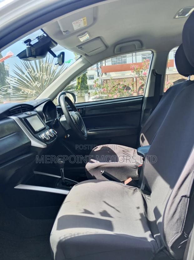 Toyota Corolla Fielder 2019 Silver