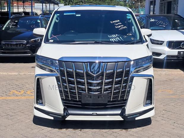 Toyota Alphard 2.5 Hybrid AWD 2019 White