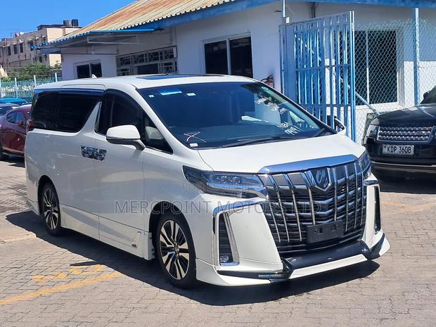 Toyota Alphard 2.5 Hybrid AWD 2019 White