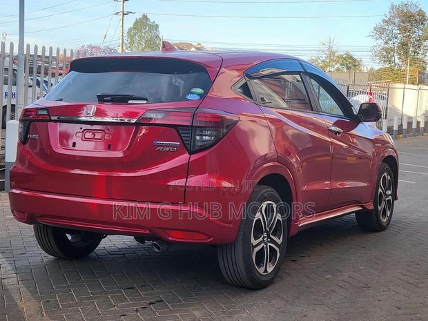 Honda Vezel 1.5 Hybrid 4WD 2019 Red