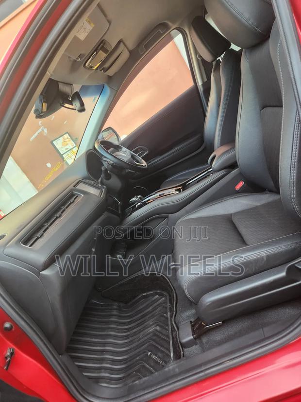 Honda Vezel 1.5 Hybrid 4WD 2019 Red