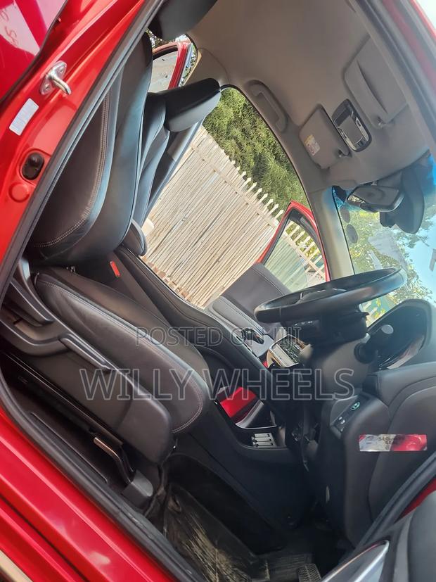 Honda Vezel 1.5 Hybrid 4WD 2019 Red