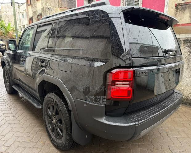 Toyota Land Cruiser Prado 2.8 2025 Black