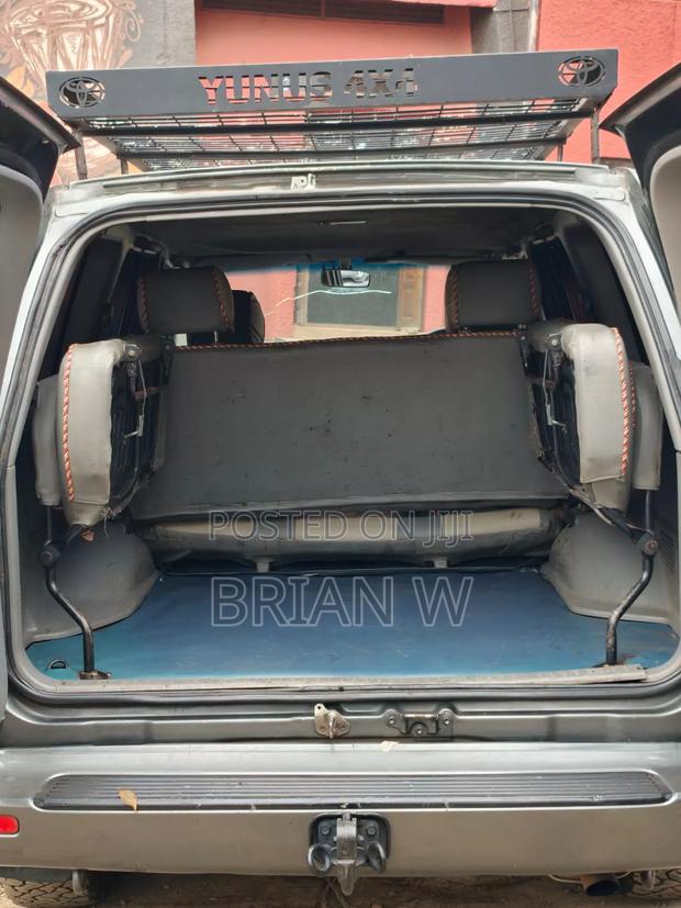 Toyota Land Cruiser 2005 Gray