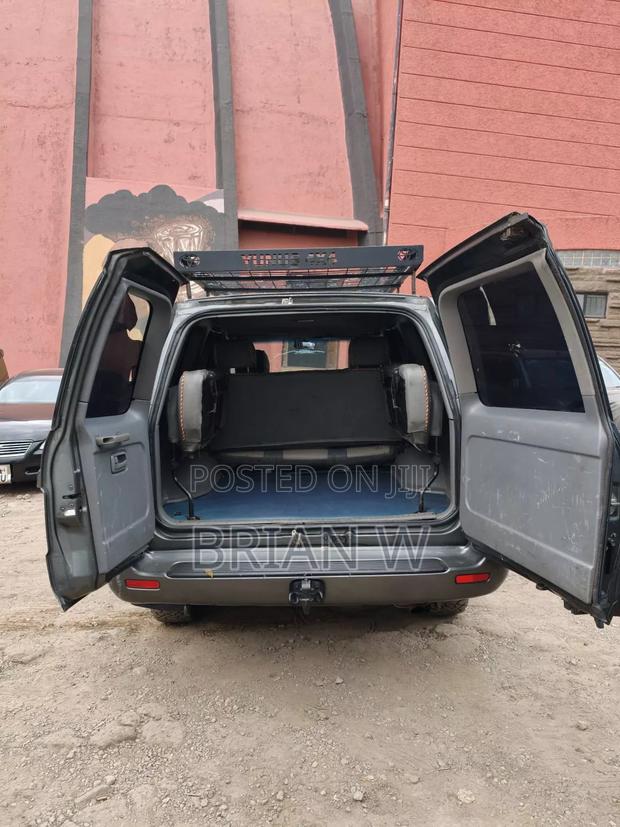 Toyota Land Cruiser 2005 Gray