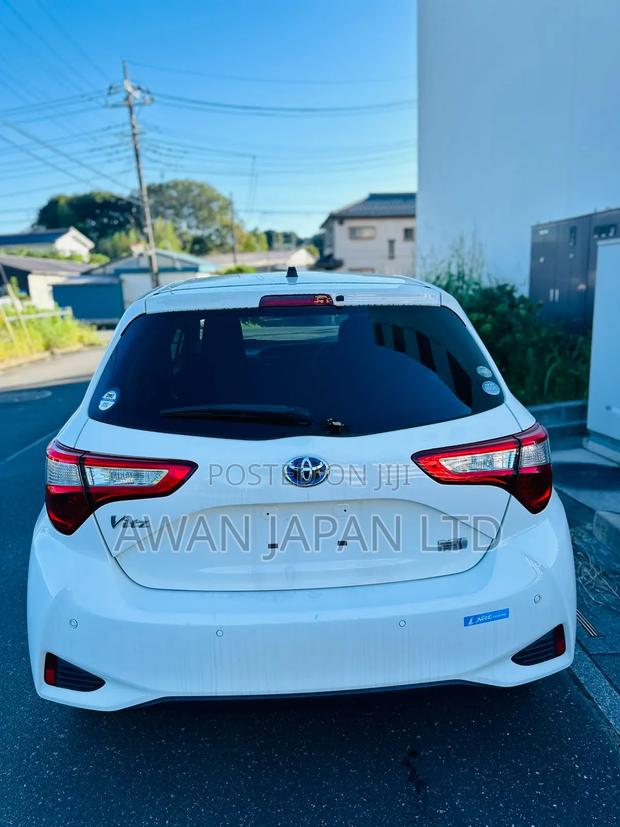 Toyota Vitz 1.5 FWD Hybrid 5dr 2019 White