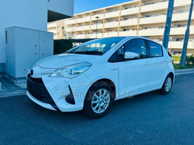 Toyota Vitz 1.5 FWD Hybrid 5dr 2019 White