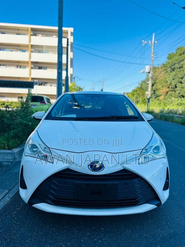 Toyota Vitz 1.5 FWD Hybrid 5dr 2019 White