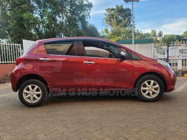 Toyota Vitz 2015 Maroon