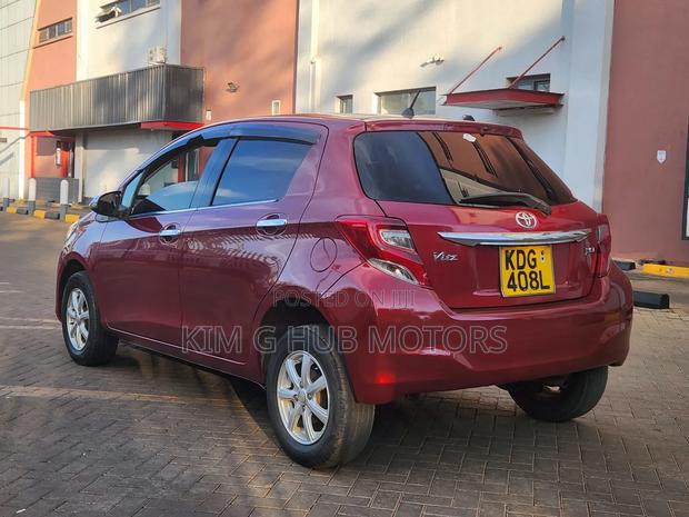 Toyota Vitz 2015 Maroon